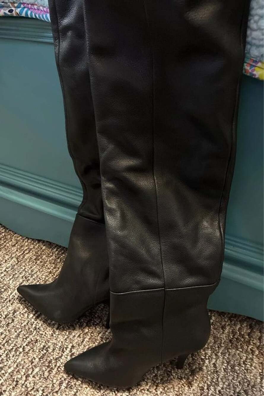Women’s new wo box Steve Madden black leather over the knee heeled boots 5.5